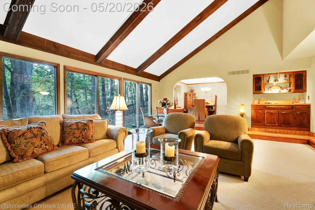 1100 Bretton Lane Bloomfield Charter Township MI 48304