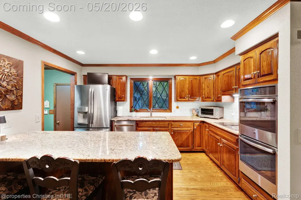 1100 Bretton Lane Bloomfield Charter Township MI 48304
