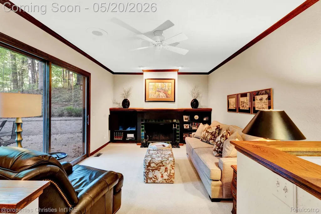 1100 Bretton Lane Bloomfield Charter Township MI 48304