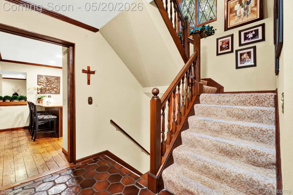 1100 Bretton Lane Bloomfield Charter Township MI 48304