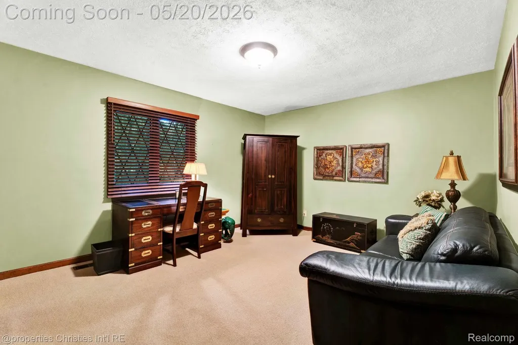 1100 Bretton Lane Bloomfield Charter Township MI 48304