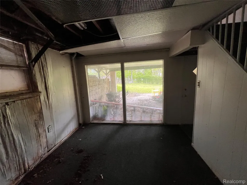 762 Miller Avenue Rochester City MI 48307