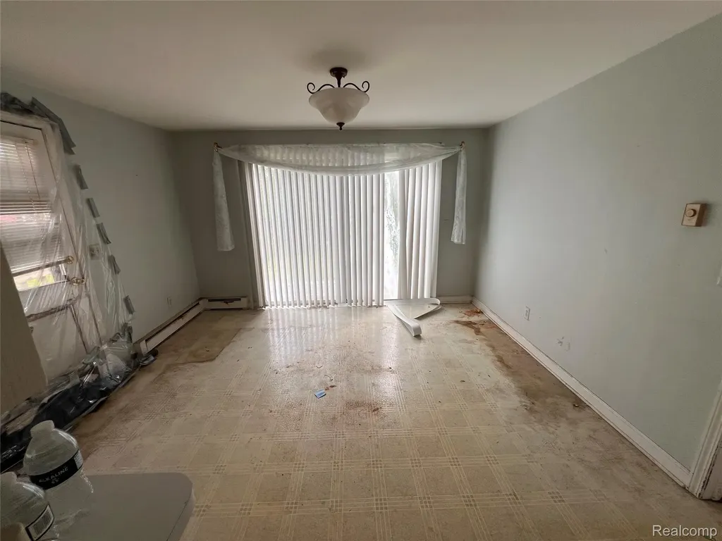 762 Miller Avenue Rochester City MI 48307
