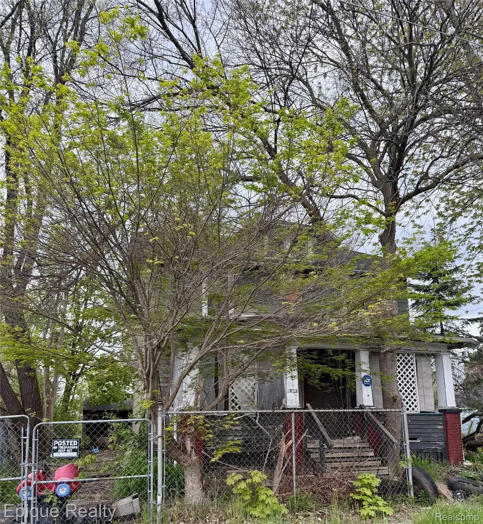 2105 Arlington Avenue Flint City MI 48506