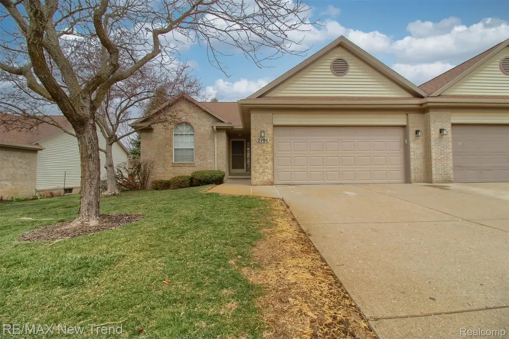 2191 Pleasant Drive Commerce Charter Township MI 48390