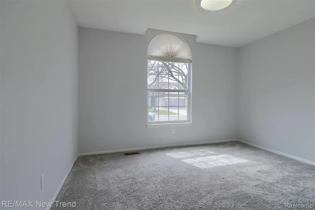 2191 Pleasant Drive Commerce Charter Township MI 48390