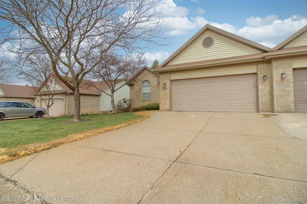 2191 Pleasant Drive Commerce Charter Township MI 48390