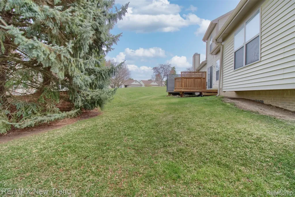 2191 Pleasant Drive Commerce Charter Township MI 48390