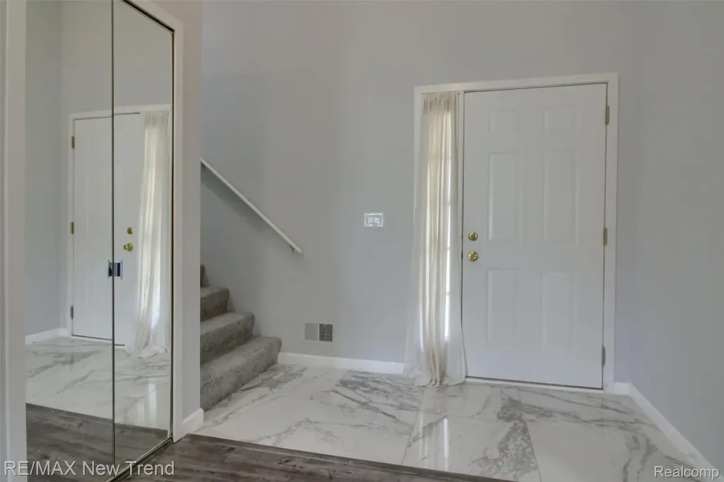 2191 Pleasant Drive Commerce Charter Township MI 48390