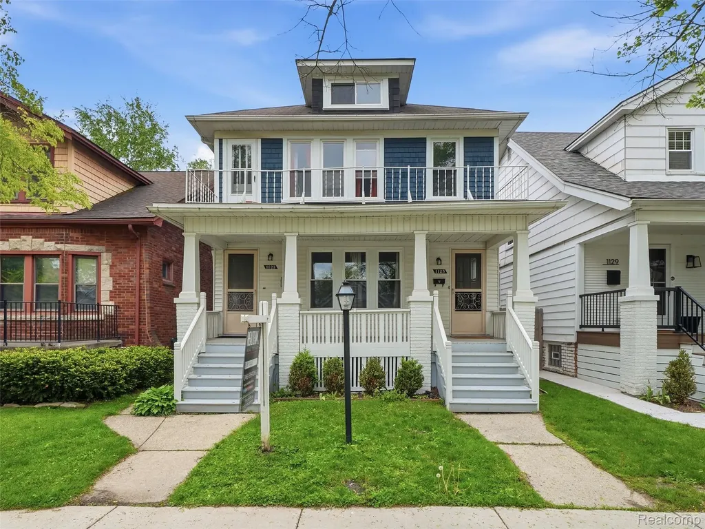 1123 Wayburn Street Grosse Pointe Park City MI 48230