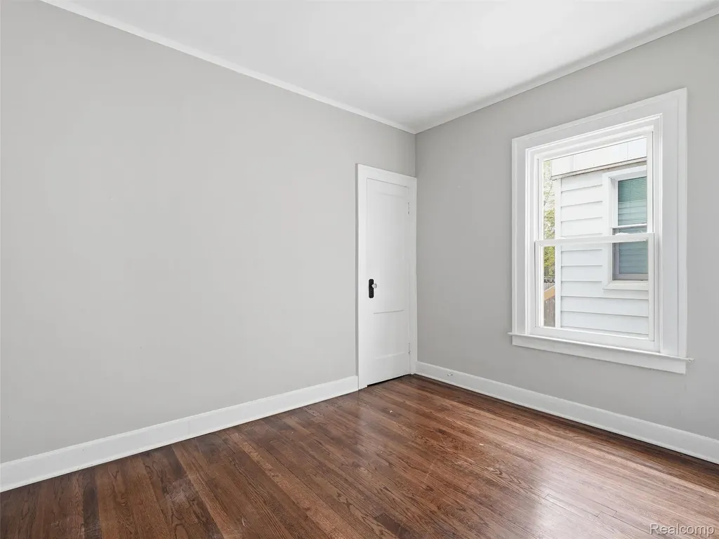 1123 Wayburn Street Grosse Pointe Park City MI 48230