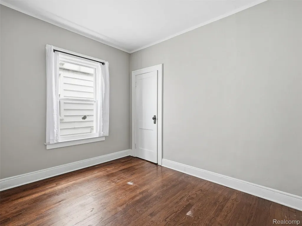 1123 Wayburn Street Grosse Pointe Park City MI 48230
