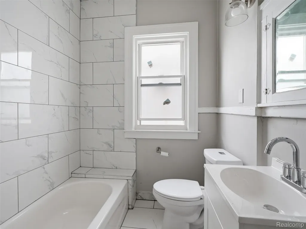 1123 Wayburn Street Grosse Pointe Park City MI 48230