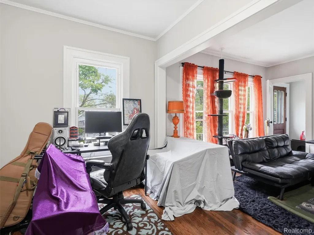 1123 Wayburn Street Grosse Pointe Park City MI 48230