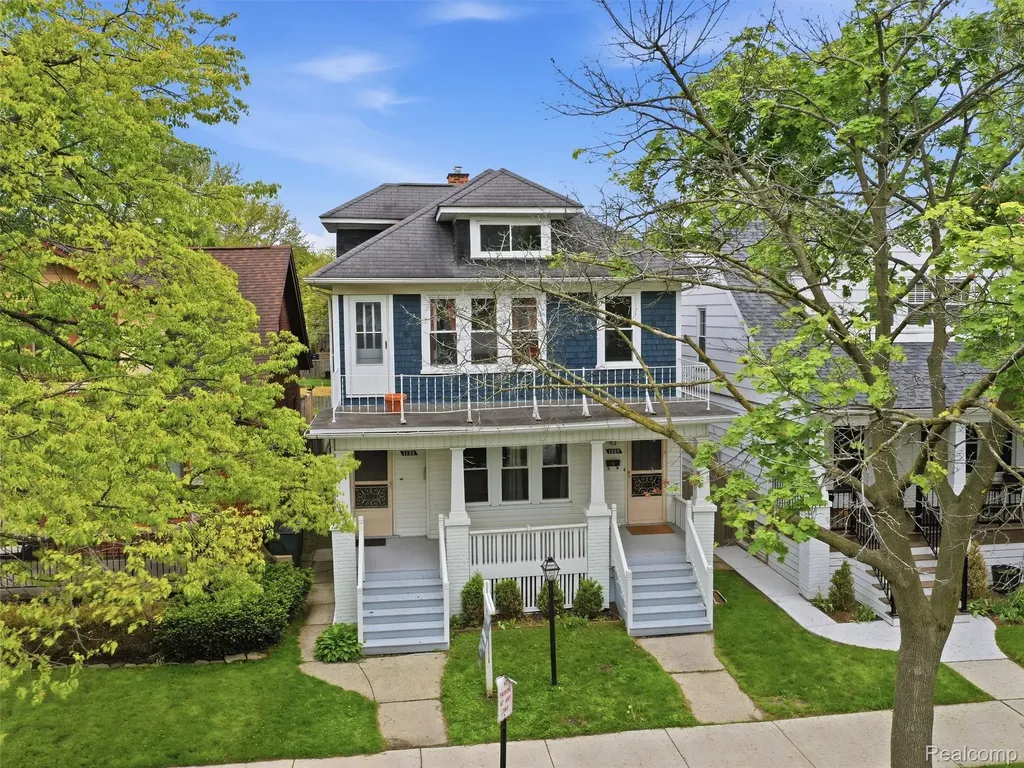 1123 Wayburn Street Grosse Pointe Park City MI 48230