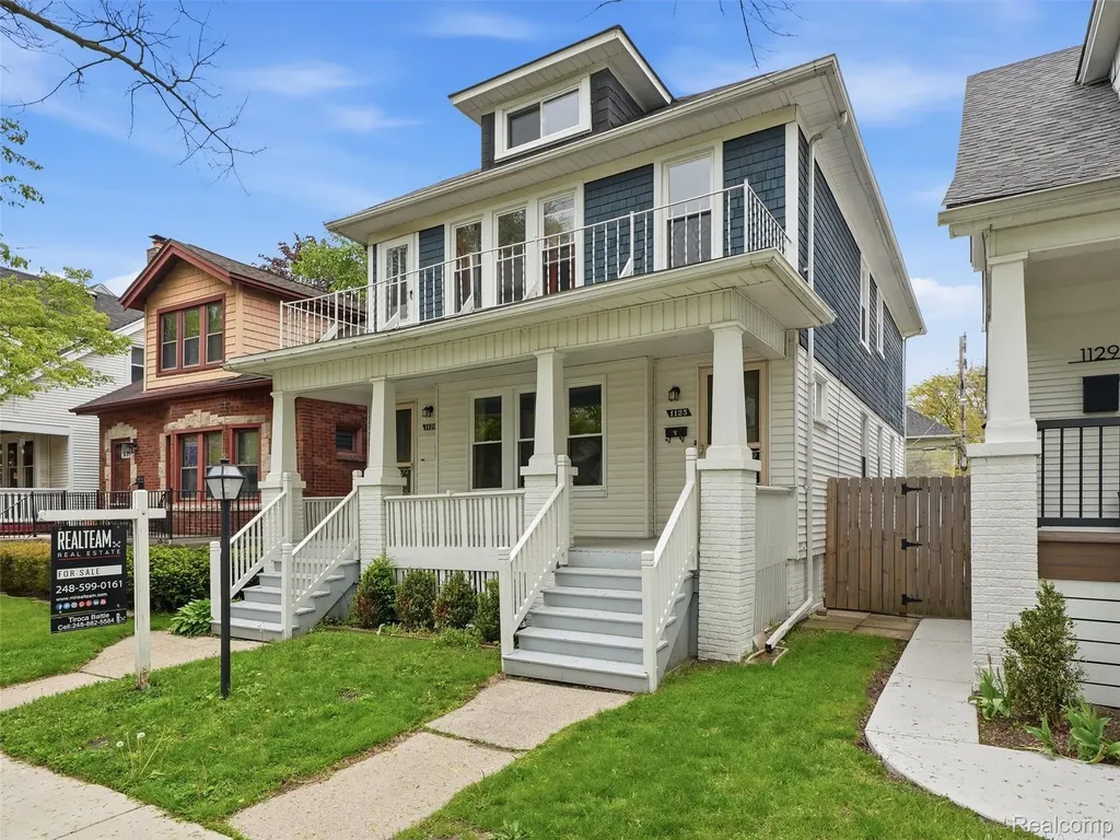 1123 Wayburn Street Grosse Pointe Park City MI 48230