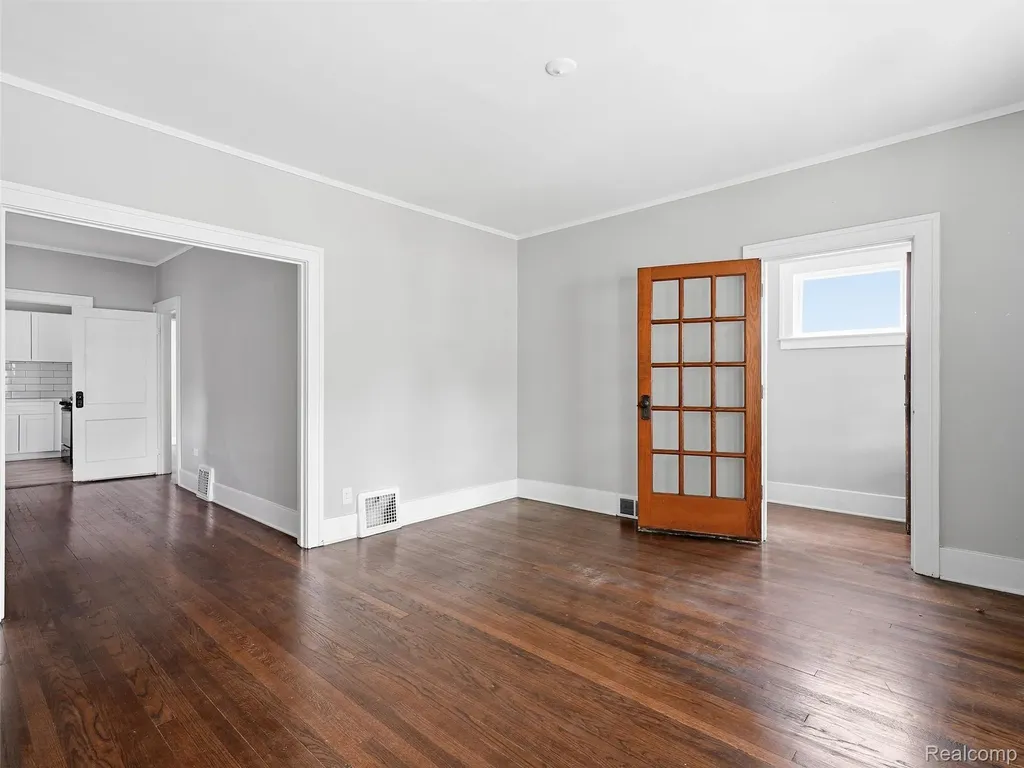 1123 Wayburn Street Grosse Pointe Park City MI 48230