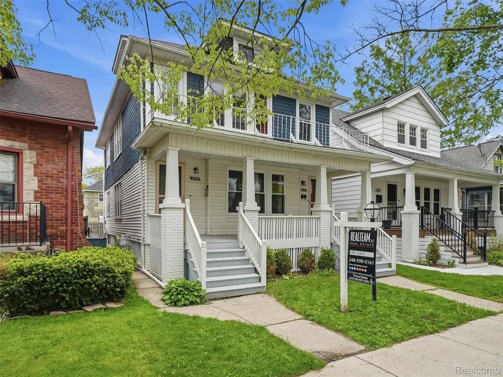 1123 Wayburn Street Grosse Pointe Park City MI 48230