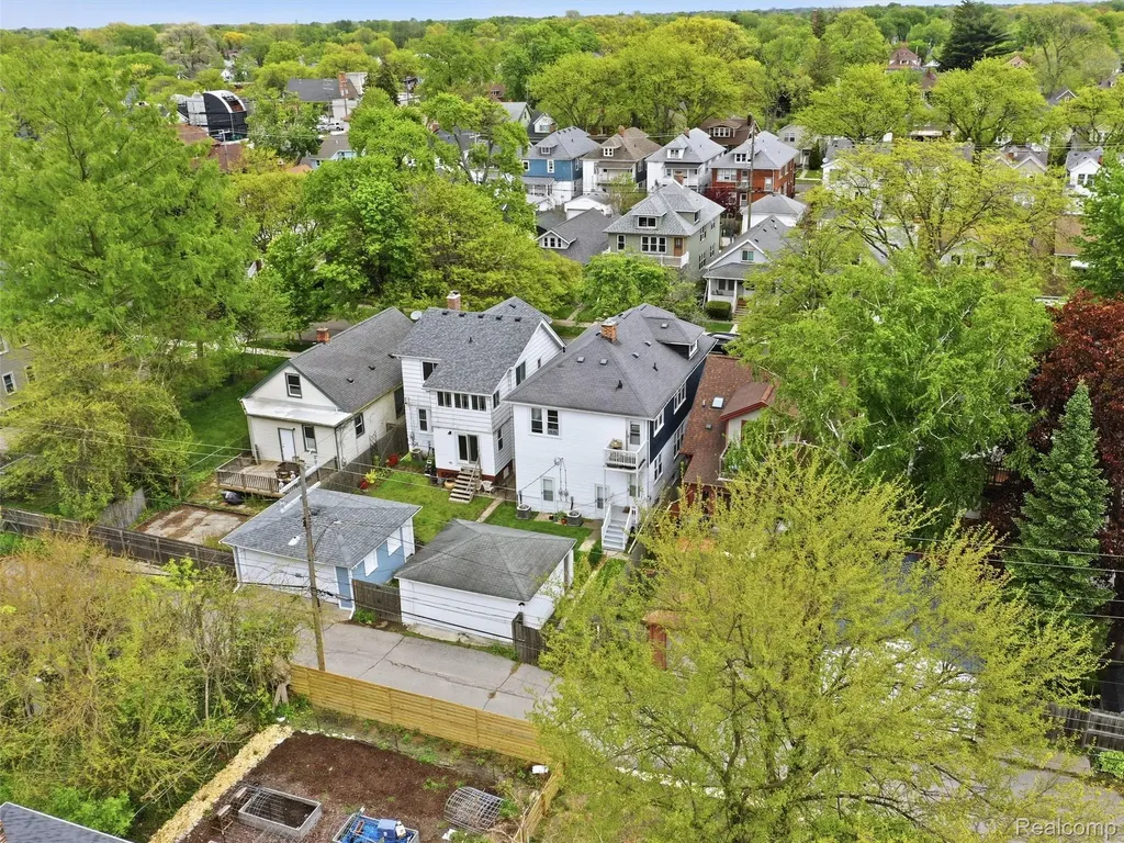 1123 Wayburn Street Grosse Pointe Park City MI 48230