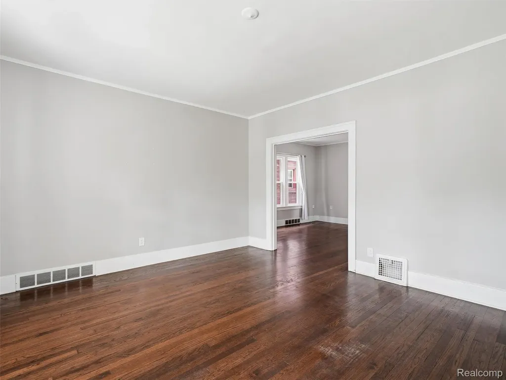 1123 Wayburn Street Grosse Pointe Park City MI 48230