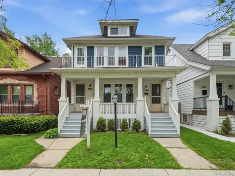 1123 Wayburn Street Grosse Pointe Park City MI 48230