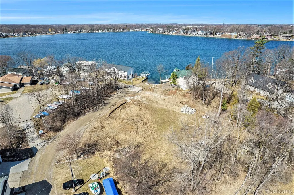2294 Sonora Drive Fenton Charter Township MI 48430
