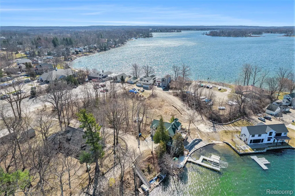 2294 Sonora Drive Fenton Charter Township MI 48430