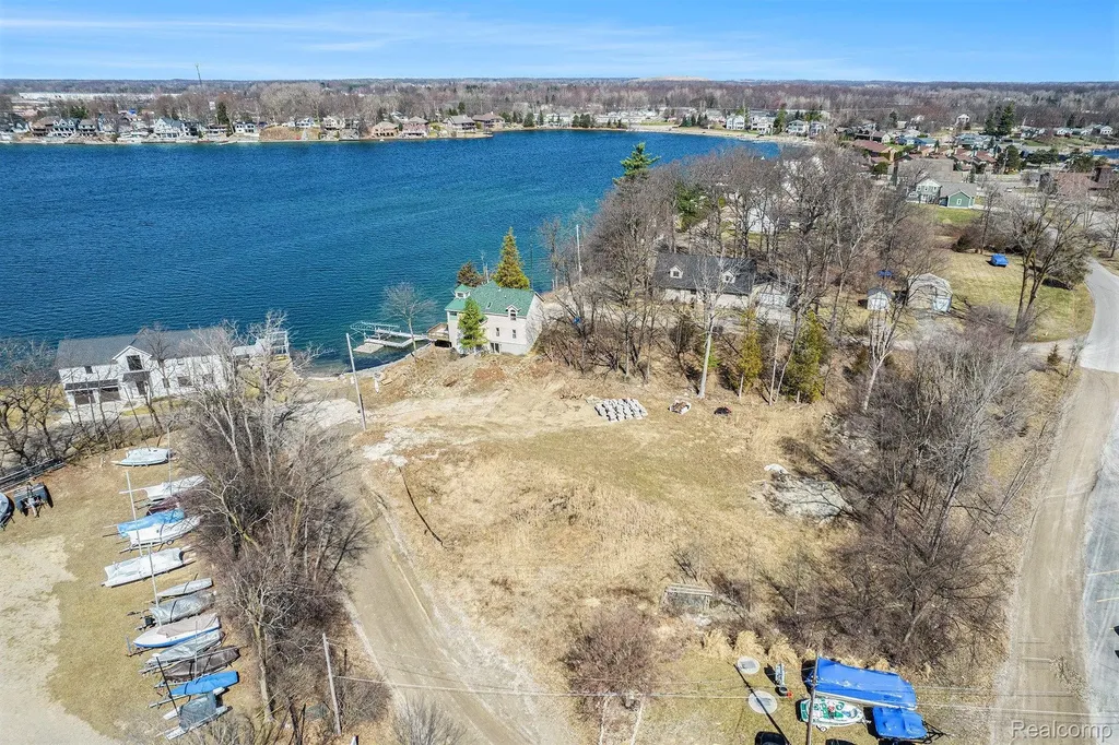 2294 Sonora Drive Fenton Charter Township MI 48430