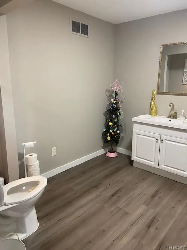 25014 Trombley Street Harrison Charter Township MI 48045