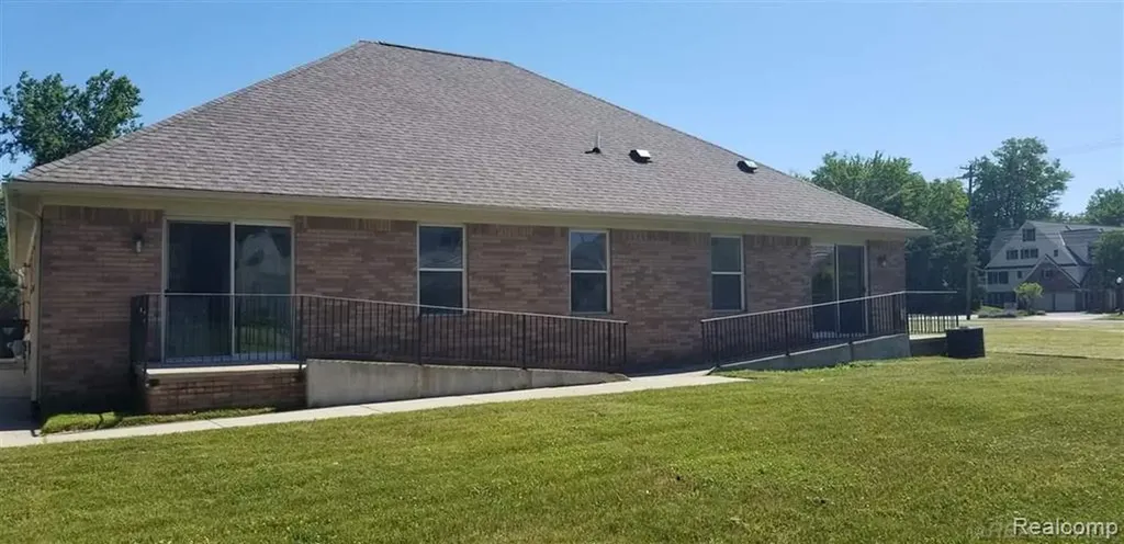 25014 Trombley Street Harrison Charter Township MI 48045