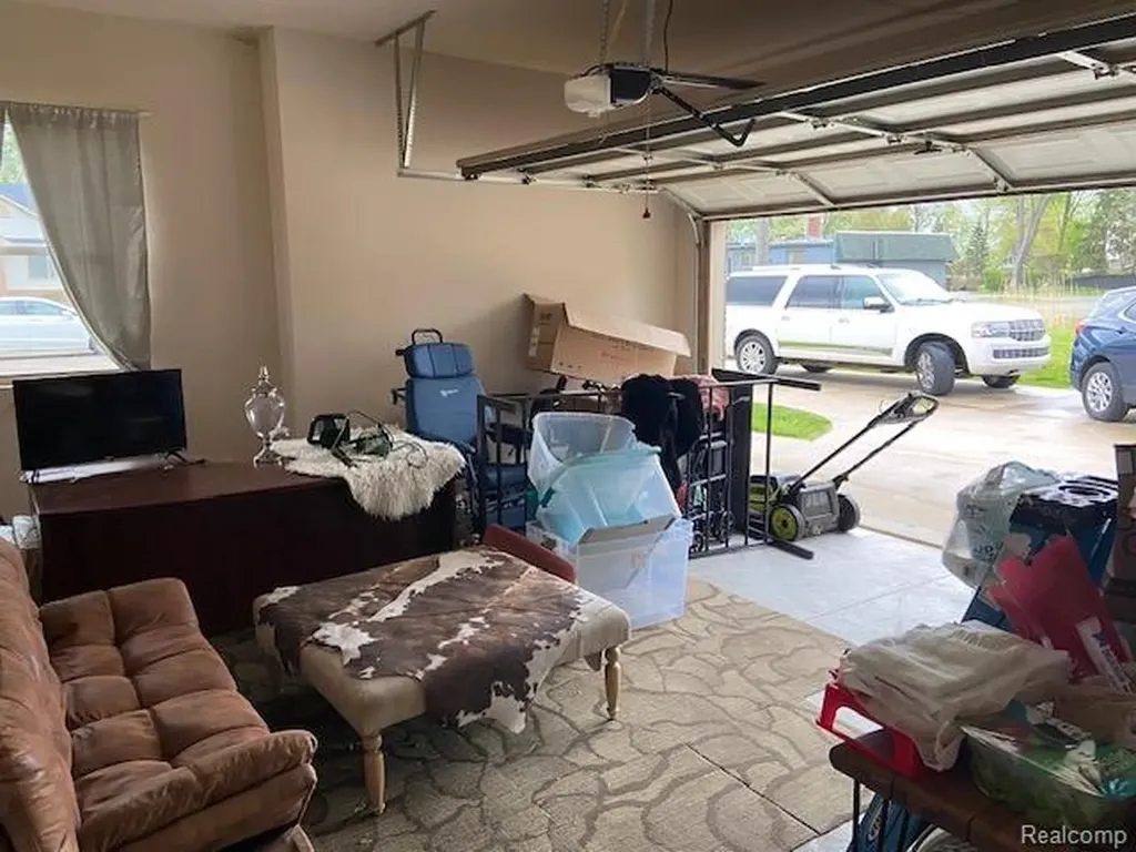 25014 Trombley Street Harrison Charter Township MI 48045