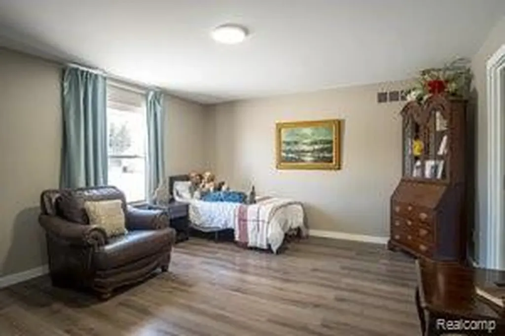 25014 Trombley Street Harrison Charter Township MI 48045