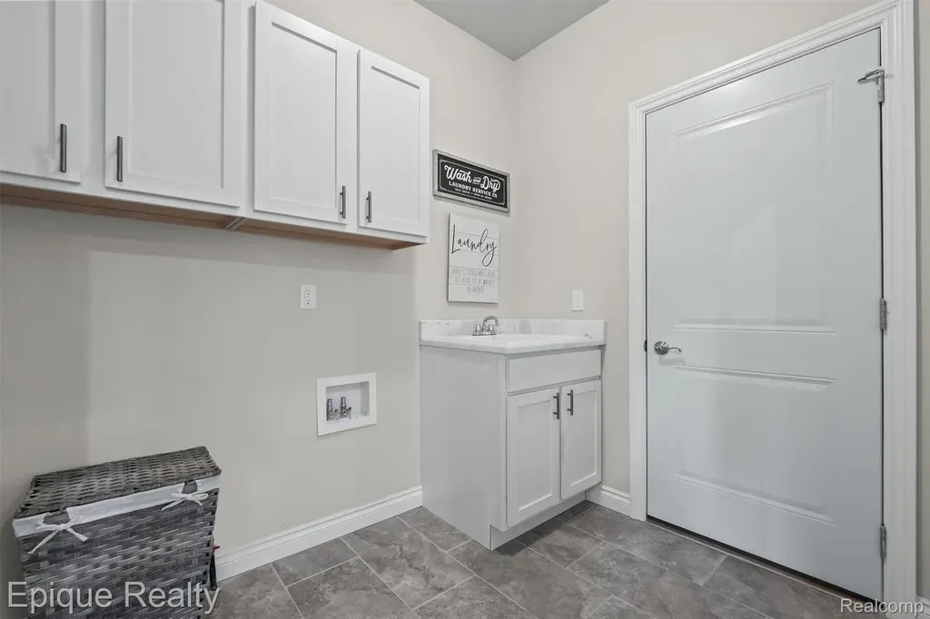 181 E Market Street Oxford Charter Township MI 48371
