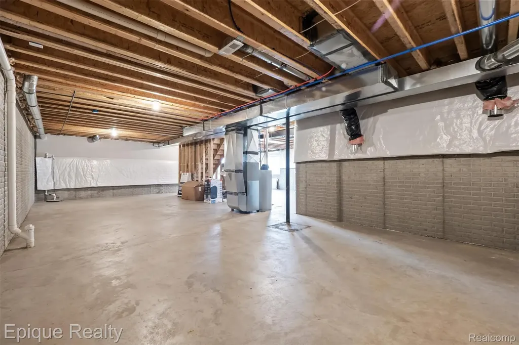 181 E Market Street Oxford Charter Township MI 48371