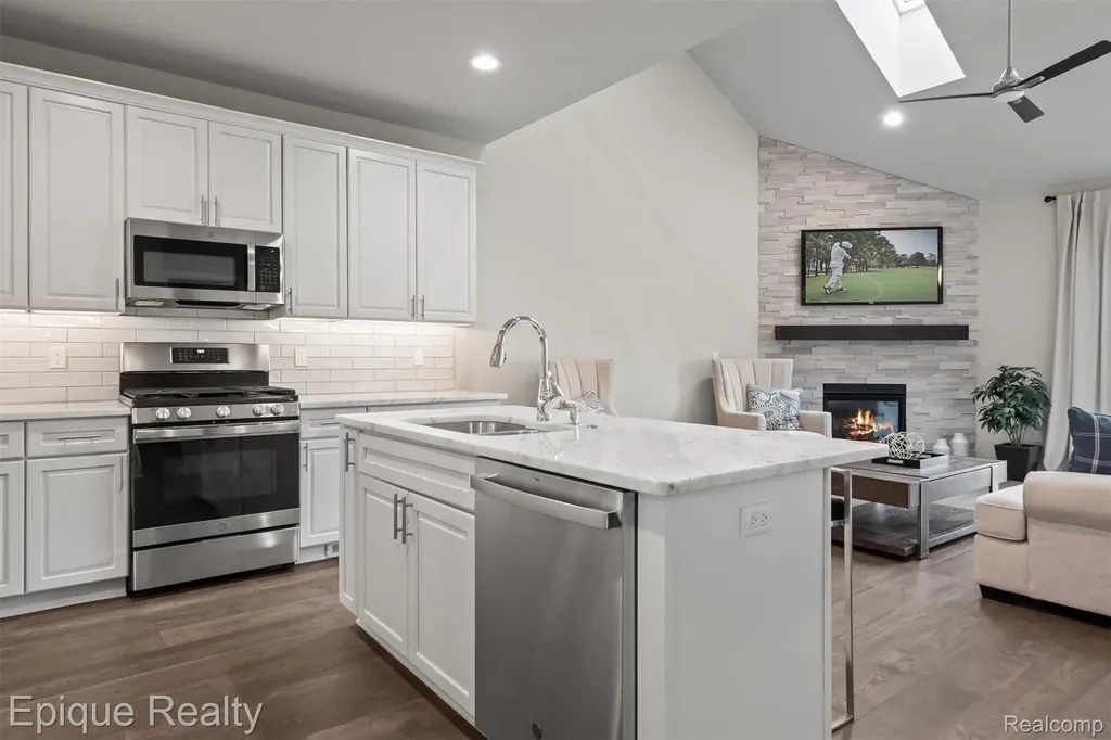 181 E Market Street Oxford Charter Township MI 48371