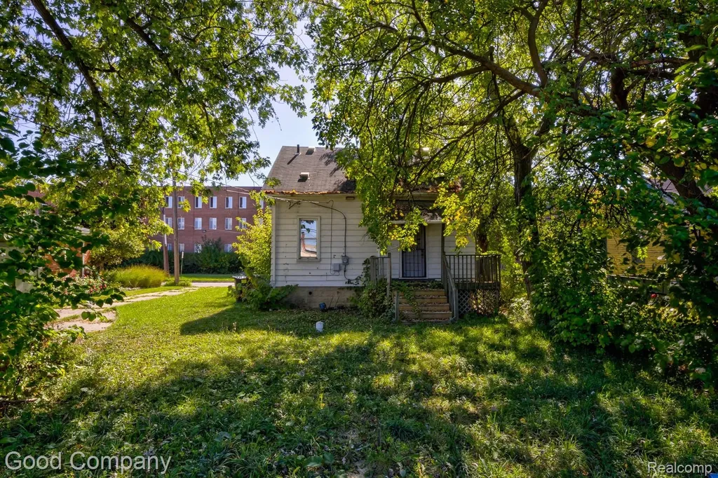 17149 New York Street Detroit City MI 48224