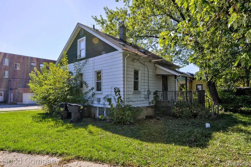 17149 New York Street Detroit City MI 48224