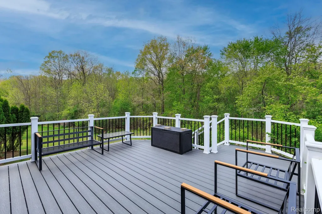 3772 Fawn Drive Oakland Charter Township MI 48306