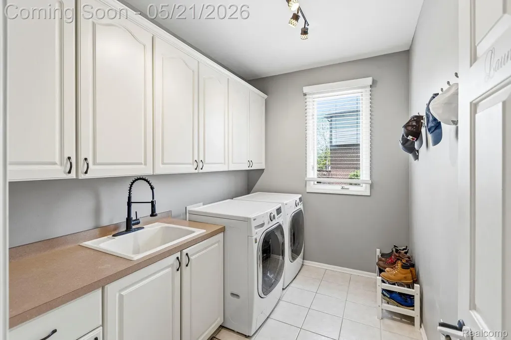 3772 Fawn Drive Oakland Charter Township MI 48306