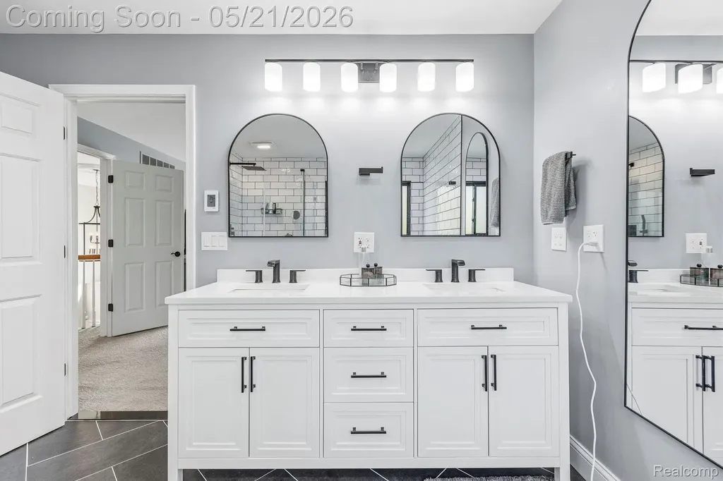 3772 Fawn Drive Oakland Charter Township MI 48306