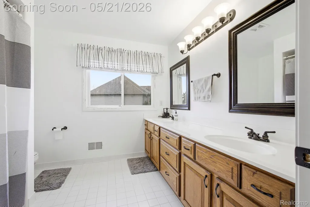 3772 Fawn Drive Oakland Charter Township MI 48306