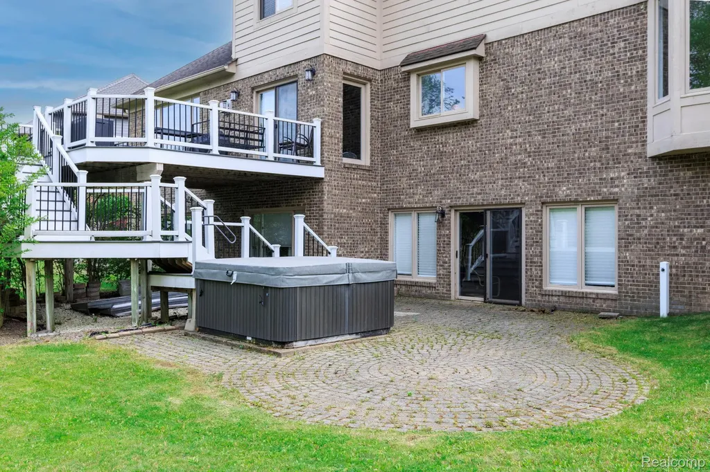3772 Fawn Drive Oakland Charter Township MI 48306