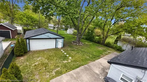 1373 Nolta Road Walled Lake City MI 48390