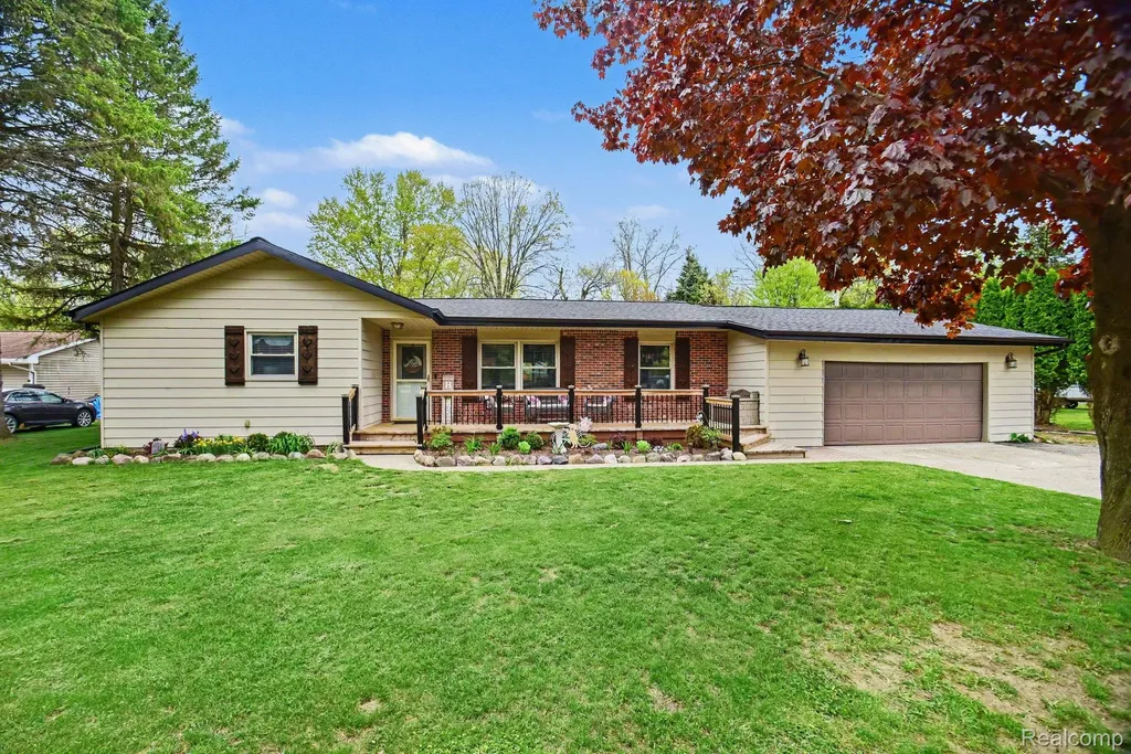 2205 Miark Drive Oregon Township MI 48446