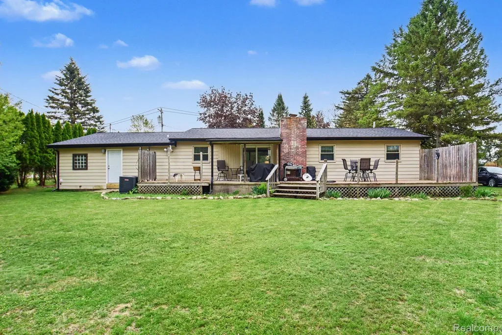 2205 Miark Drive Oregon Township MI 48446