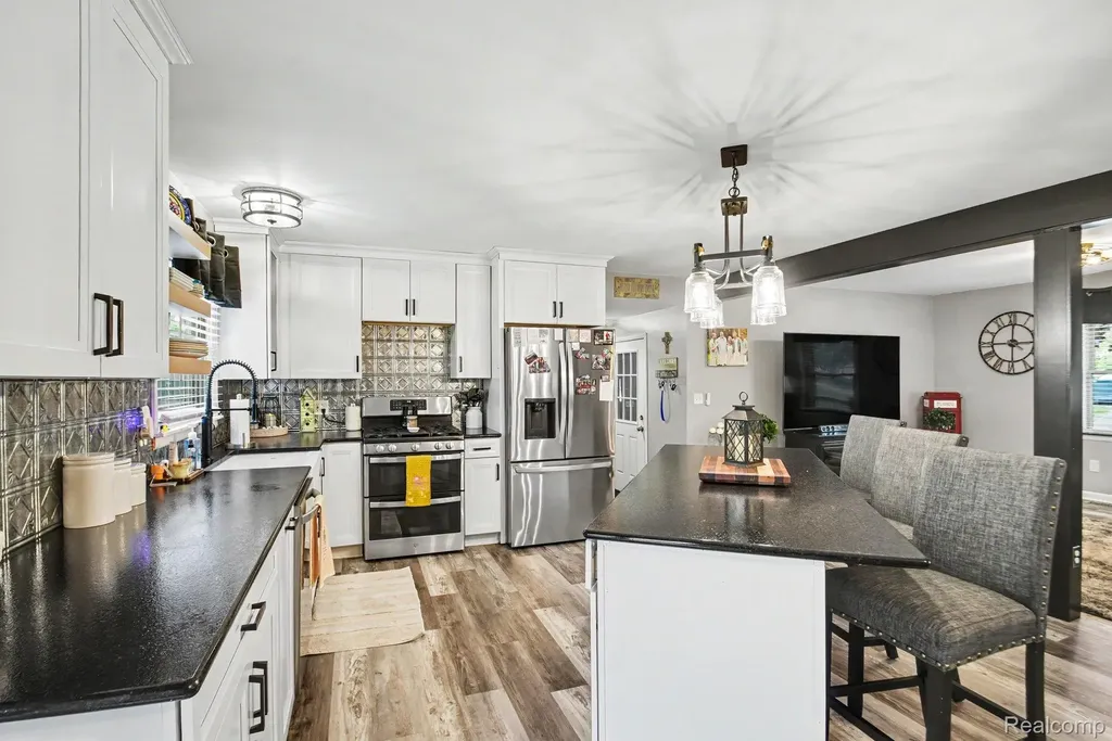 2205 Miark Drive Oregon Township MI 48446