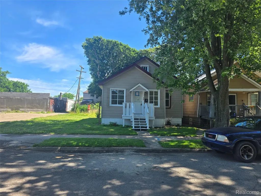 15 E Goodell Ecorse City MI 48229