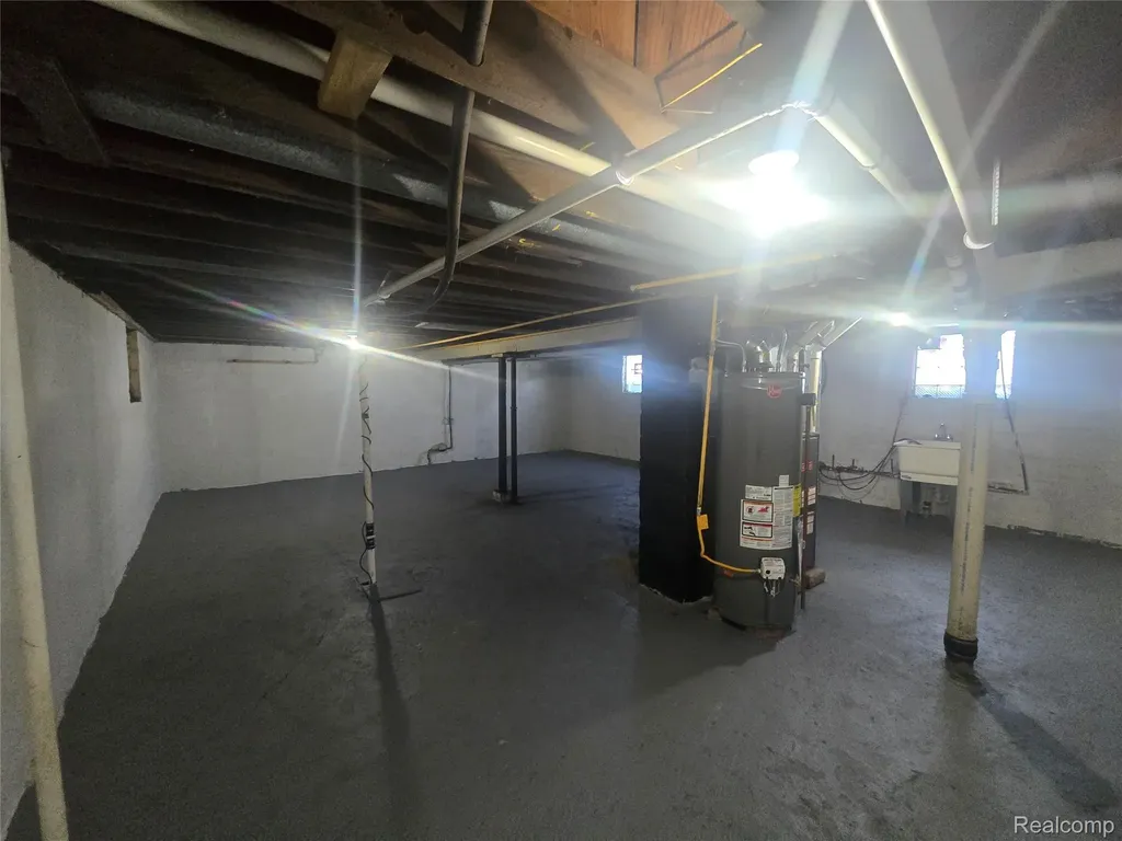 15 E Goodell Ecorse City MI 48229