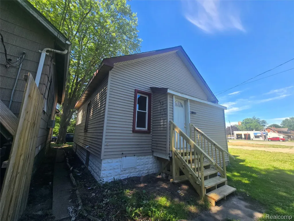 15 E Goodell Ecorse City MI 48229