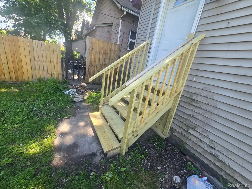 15 E Goodell Ecorse City MI 48229